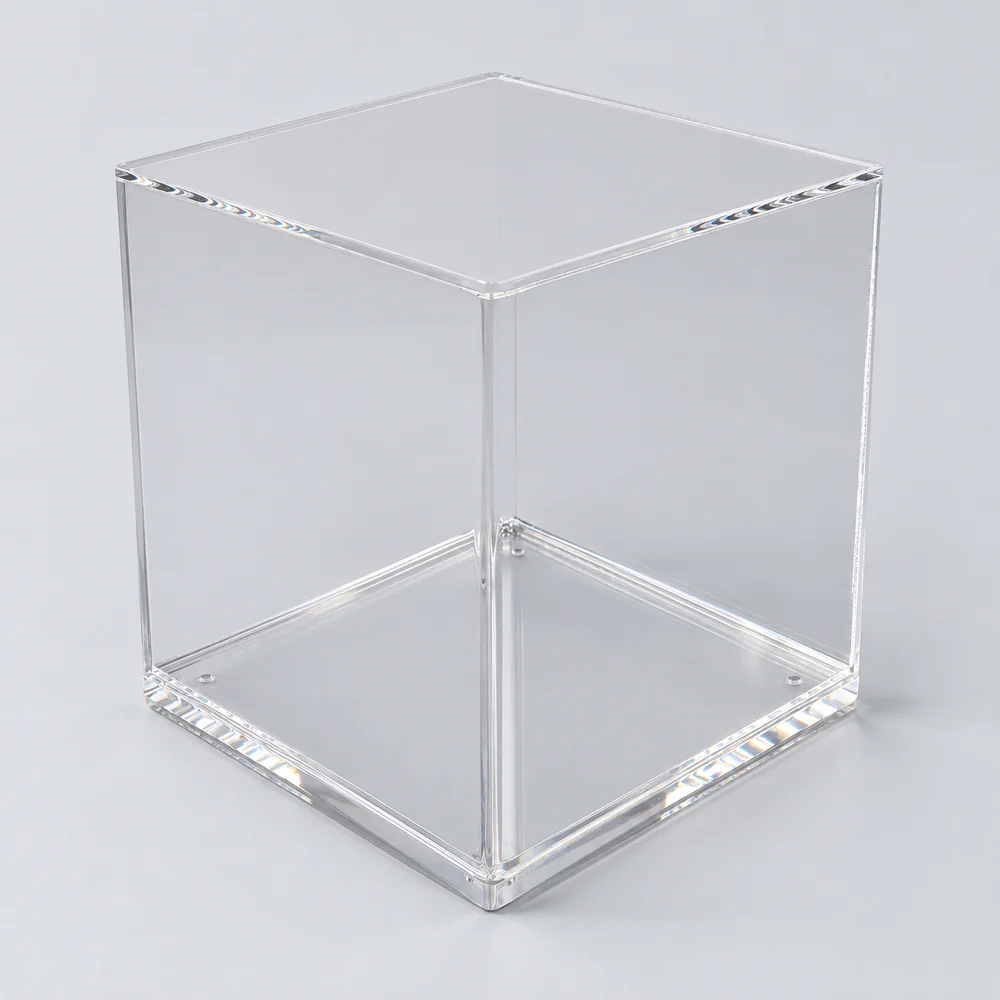 Cubo transparente del archivo Metacrilato Neolaser. Fotografía editada para presentación de catálogo.