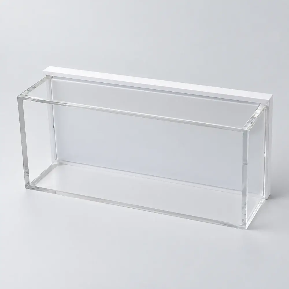 Vitrina rectangular del archivo Metacrilato Neolaser. Fotografía editada para presentación de catálogo.